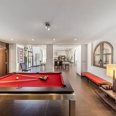 Azura 5 Bedroom In A Private גרימו
