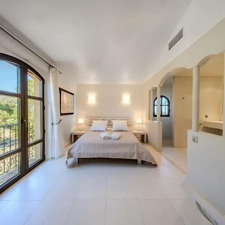 Azura 5 Bedroom In A Private וילה גרימו