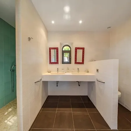 Azura 5 Bedroom In A Private וילה גרימו