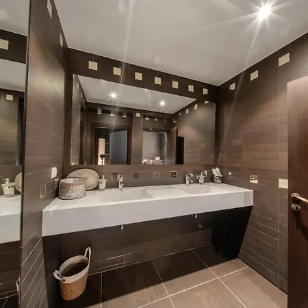 Azura 5 Bedroom In A Private וילה