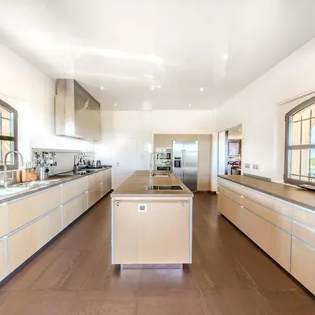 וילה Azura 5 Bedroom In A Private גרימו